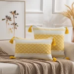 Fundas de Cojin con detalles bordados y pompones