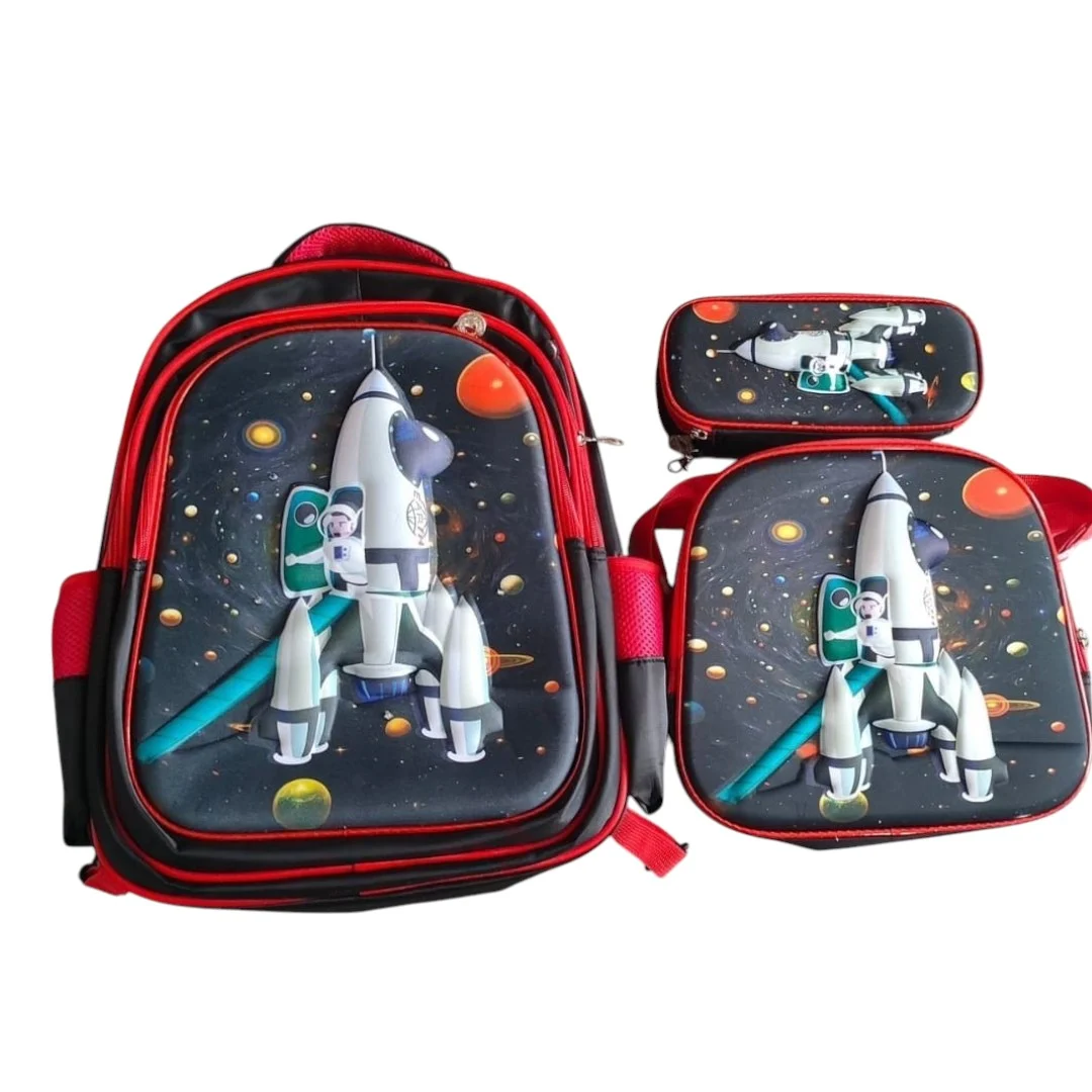 WhatsApp-Image-2024-12-19-at-21.09-Photoroom-7.webp Set De Mochila Ninos Escolar Diseno Cohete Espacial Negro - Imagen 1