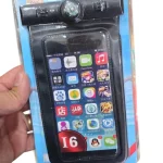 Forro Protector De Agua Para Telefono Color Negro