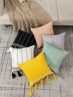 Fundas de Cojin Bordados con Pompon