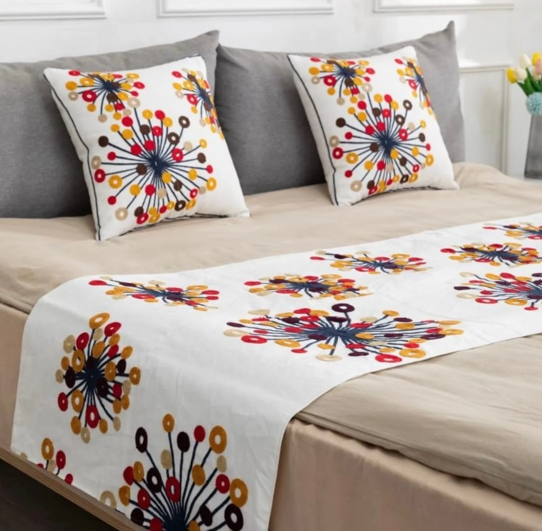 ad4ee3c0-a684-4ea8-b290-601e68fcaf2a.webp Pack de Piecera + 2 Fundas de Cojines - Imagen 1