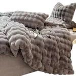 COBERTOR IMITIACION PIEL DE CONEJO CON CHIPORRO 2 PLAZAS COLOR GRIS CLARO