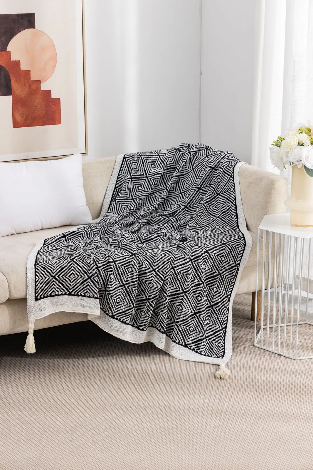 596e872a-9941-4286-ba6a-3f98ec2ca83b Mantas Para sofa con pompones - Imagen 1
