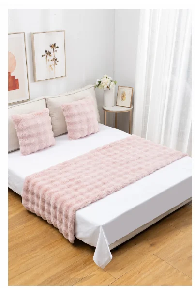 Pack de Piecera Peludas + 2 Fundas de Cojin 2Plazas/King Color Rosa - Angeles del Hogar Chile