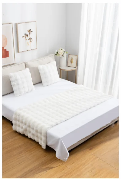 Pack de Piecera Peludas + 2 Fundas de Cojin 2Plazas/King Color Blanco - Angeles del Hogar Chile