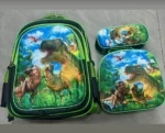 Set De Mochila Ninos Escolar Diseno Dinosaurio Trex Verde - Angeles del Hogar Chile