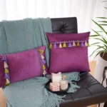 Fundas de Cojin Velvet con Borlas morado - Angeles del Hogar Chile