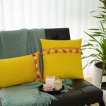 Fundas de Cojin Velvet con Borlas amarillo - Angeles del Hogar Chile
