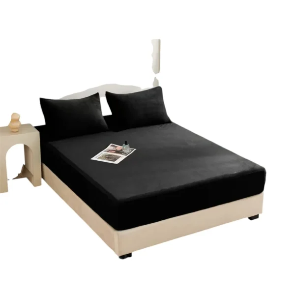 Cubrecoclchon Plush Impermeable 1.5 Color Negro - Angeles del Hogar Chile